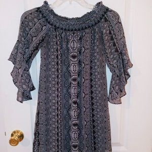 City triangles XS - Black and white off shoulder dress